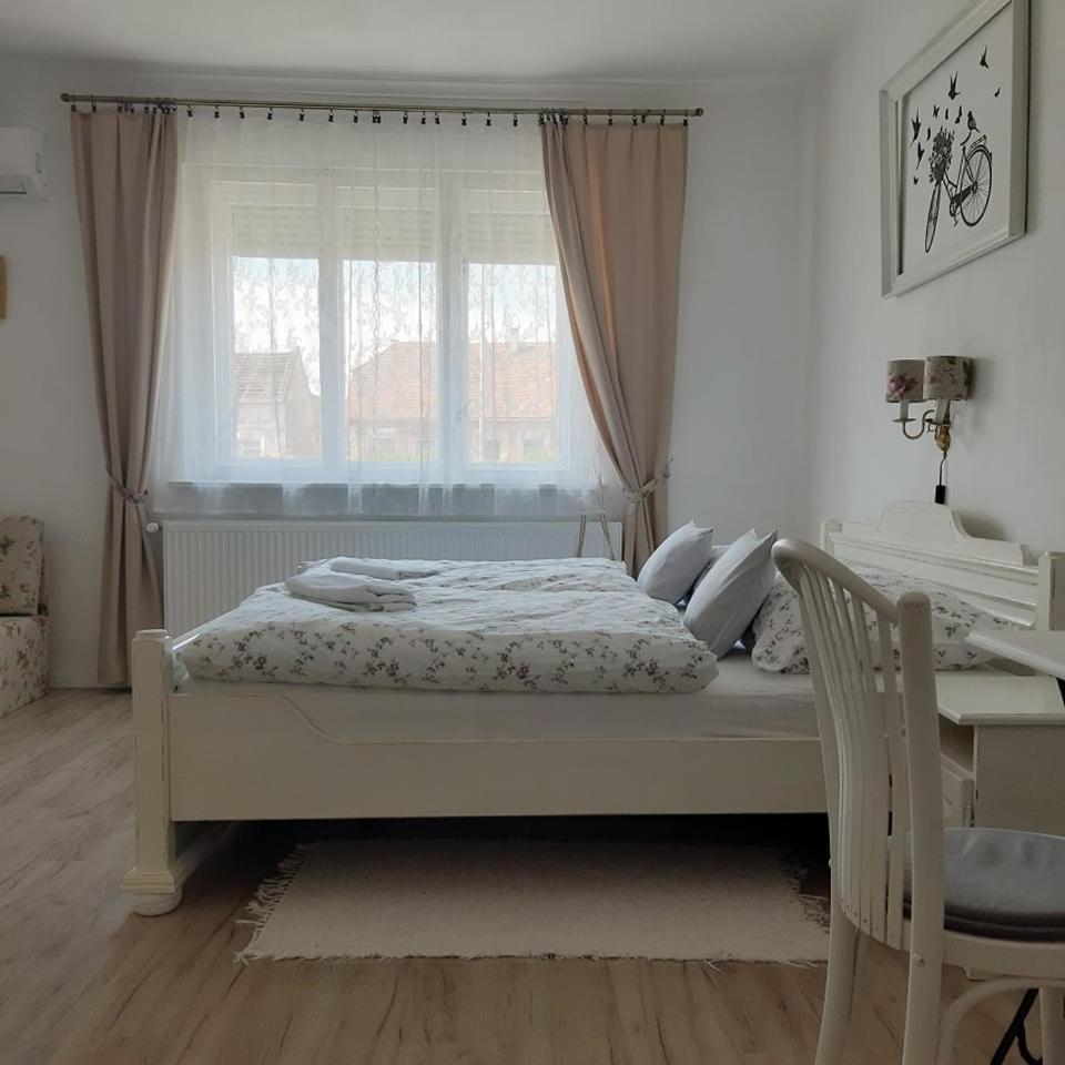 Edina Vintage Vendégház Mosonmagyaróvár Extérieur photo